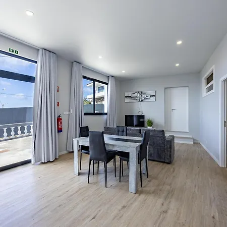 Διαμέρισμα Palm Breeze Loft